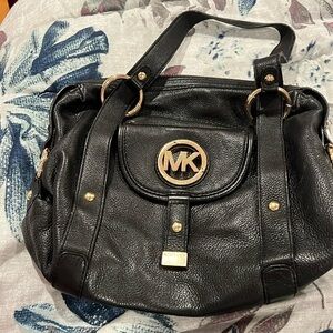 Michael kors leather shoulder bag